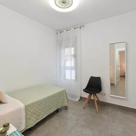 El Corazon En El Puerto By Villagrancanaria *